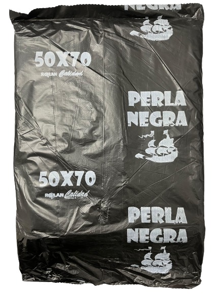 camiseta negra 50x70